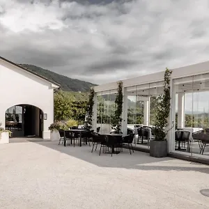 Mamagio Hotel
